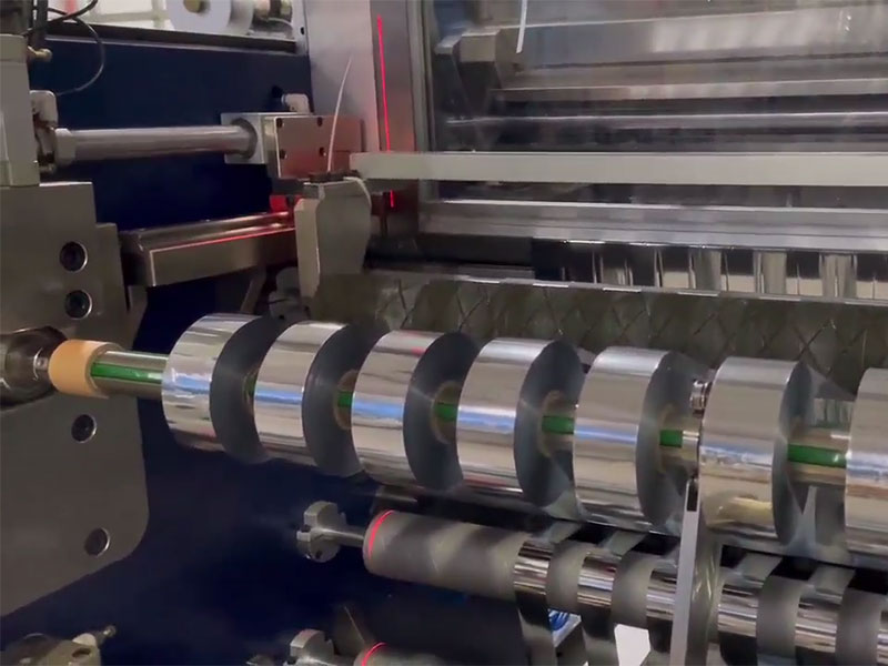 分切機(jī)的多功能應(yīng)用：薄膜、紙張、金屬的精密切割