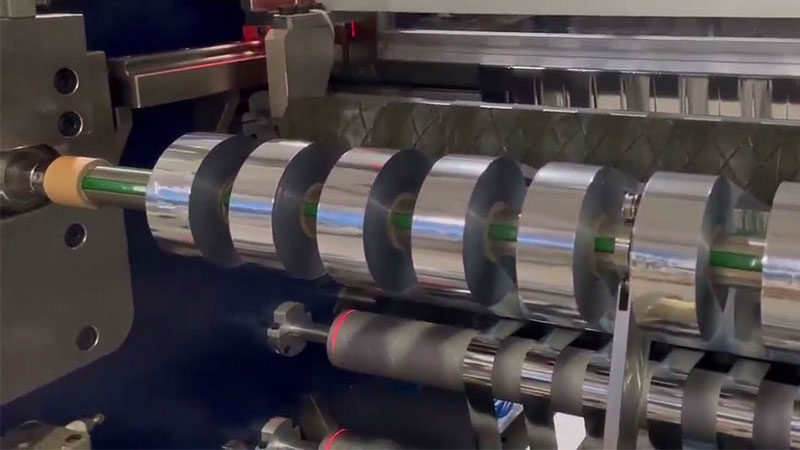 破解薄料分切難題：電化鋁分切機(jī)如何表現(xiàn)卓越？