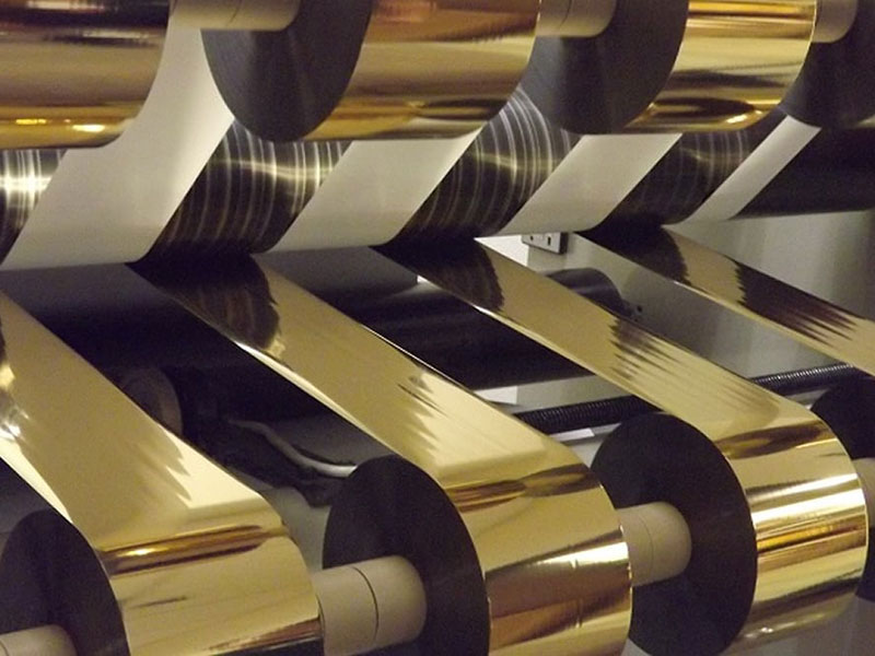 提升產(chǎn)能！分切復(fù)卷機(jī)在包裝行業(yè)的應(yīng)用解析