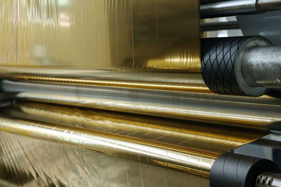 工業(yè)級電化鋁分切機(jī)：為何耐磨損與抗腐蝕性能至關(guān)重要？